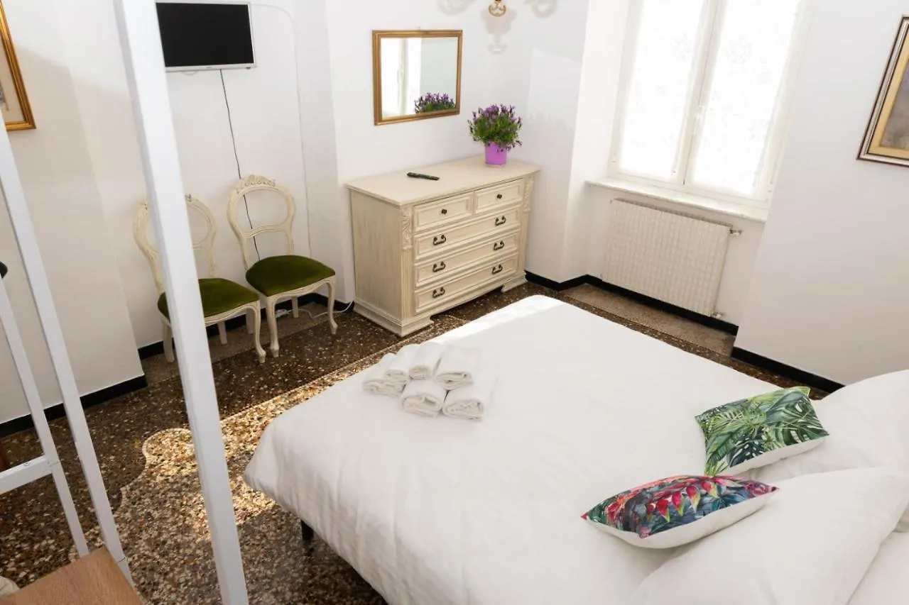 Living Sestri Airport Daire Cenova 0*,  İtalya
